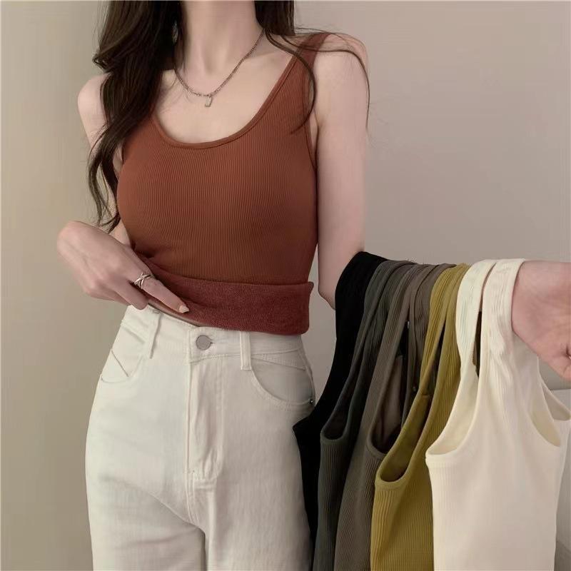 For women, this autumn and winter woolen thermal underwear with thickened fleece and a chest pad can be worn on the outside and as a base layer on the inside