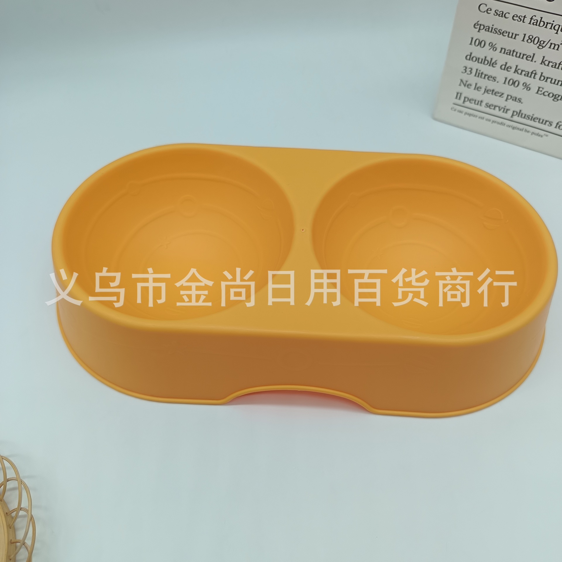 Wholesale of cross-border candy-colored pet oval double bowls, cat water bowls, plastic dog bowls, anti-knock dog basins, and pet supplies details Picture