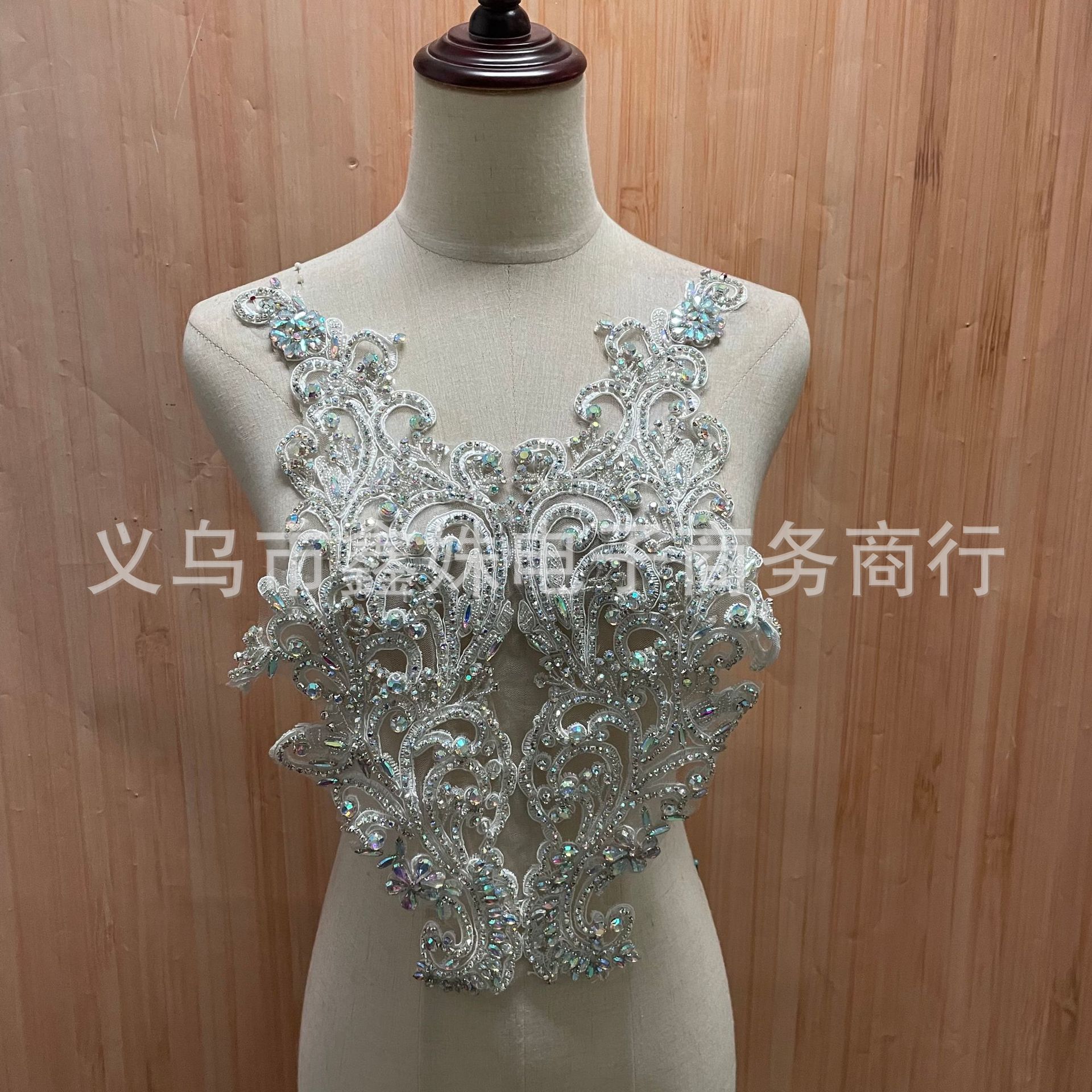 DIY decorative accessories and accessories for the back of wedding dresses and evening gowns with heavy beading, white lace applique, pearl sequin applique, etc Item Picture
