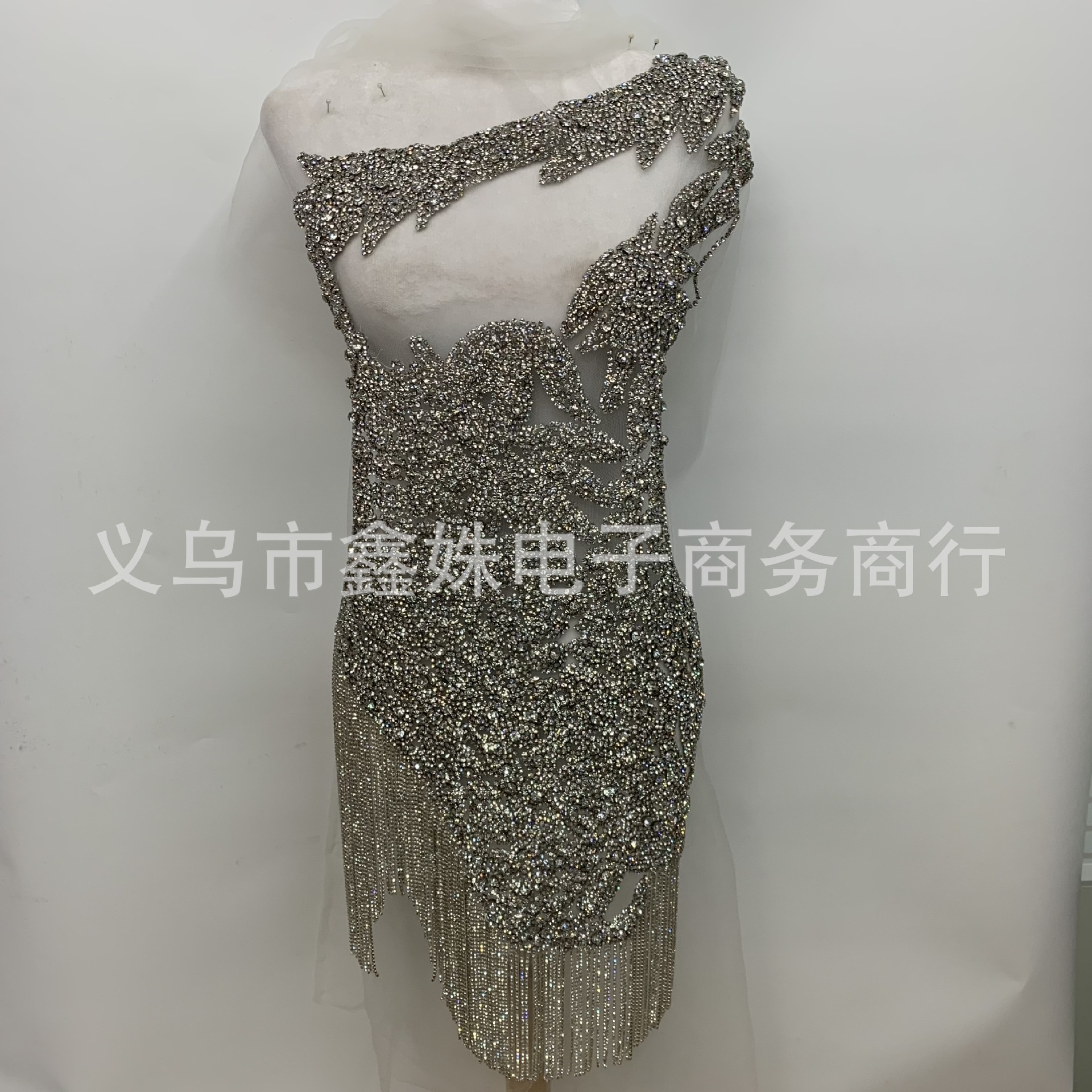 奢华满钻流苏重工裁片独特包臀走秀演出服婚纱礼服