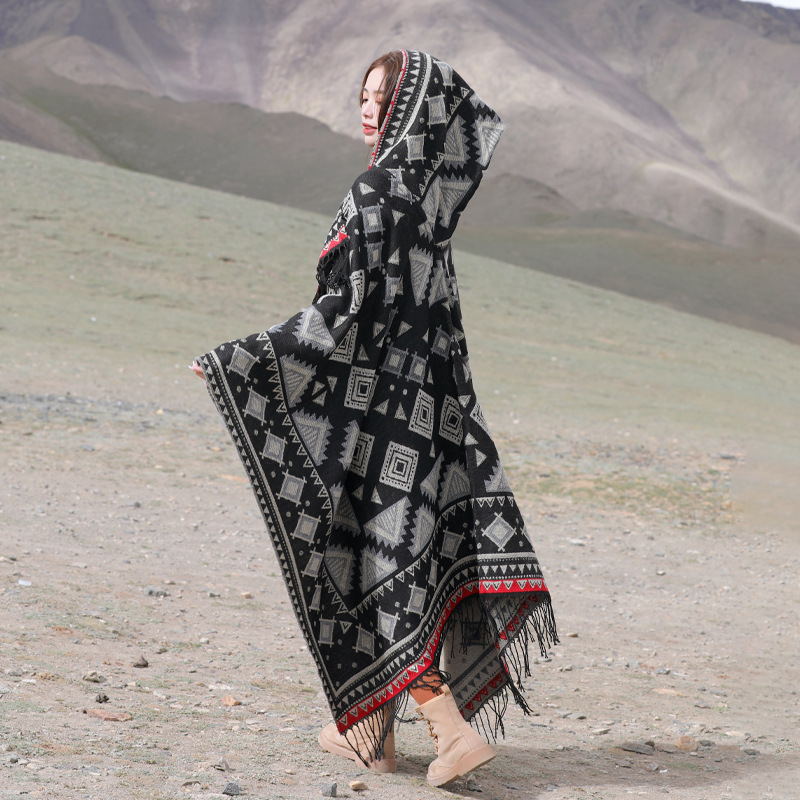 云南新疆大理旅游民族风披肩大西北加厚保暖围巾女仿羊绒连帽斗篷