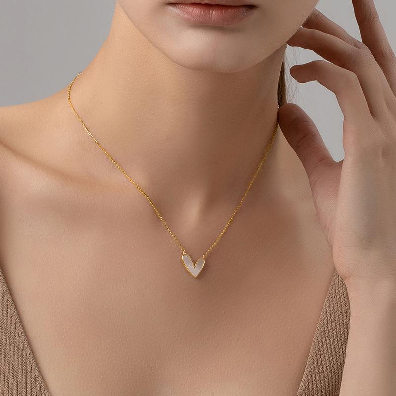 2023 Titanium steel non-fading, versatile heart-shaped white mother-of-pearl pendant necklace, niche design, high-end feel, simple collarbone chain details Picture
