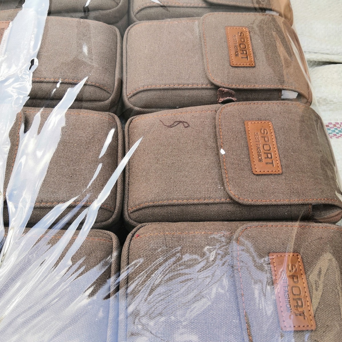 运动腰包、配件包实物图