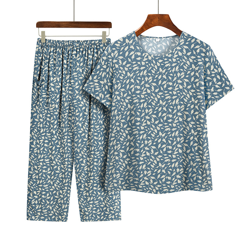 A set of short-sleeved T-shirts for middle-aged and elderly women. It's a loose summer outfit for mothers and a casual two-piece set for grandmothers aged 40 to 60 Item Picture
