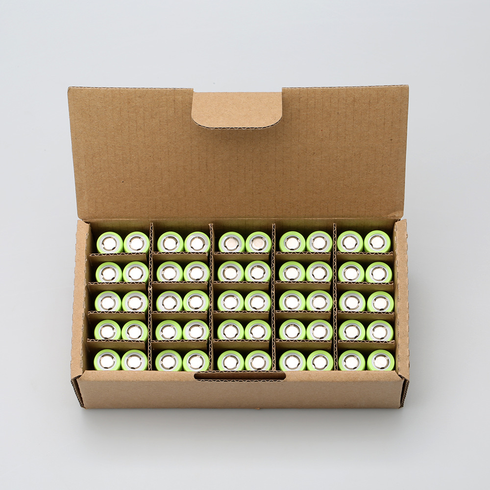 华虹电池/9v碳性电池/南孚电池电池/南孚电池/电池干电池白底实物图