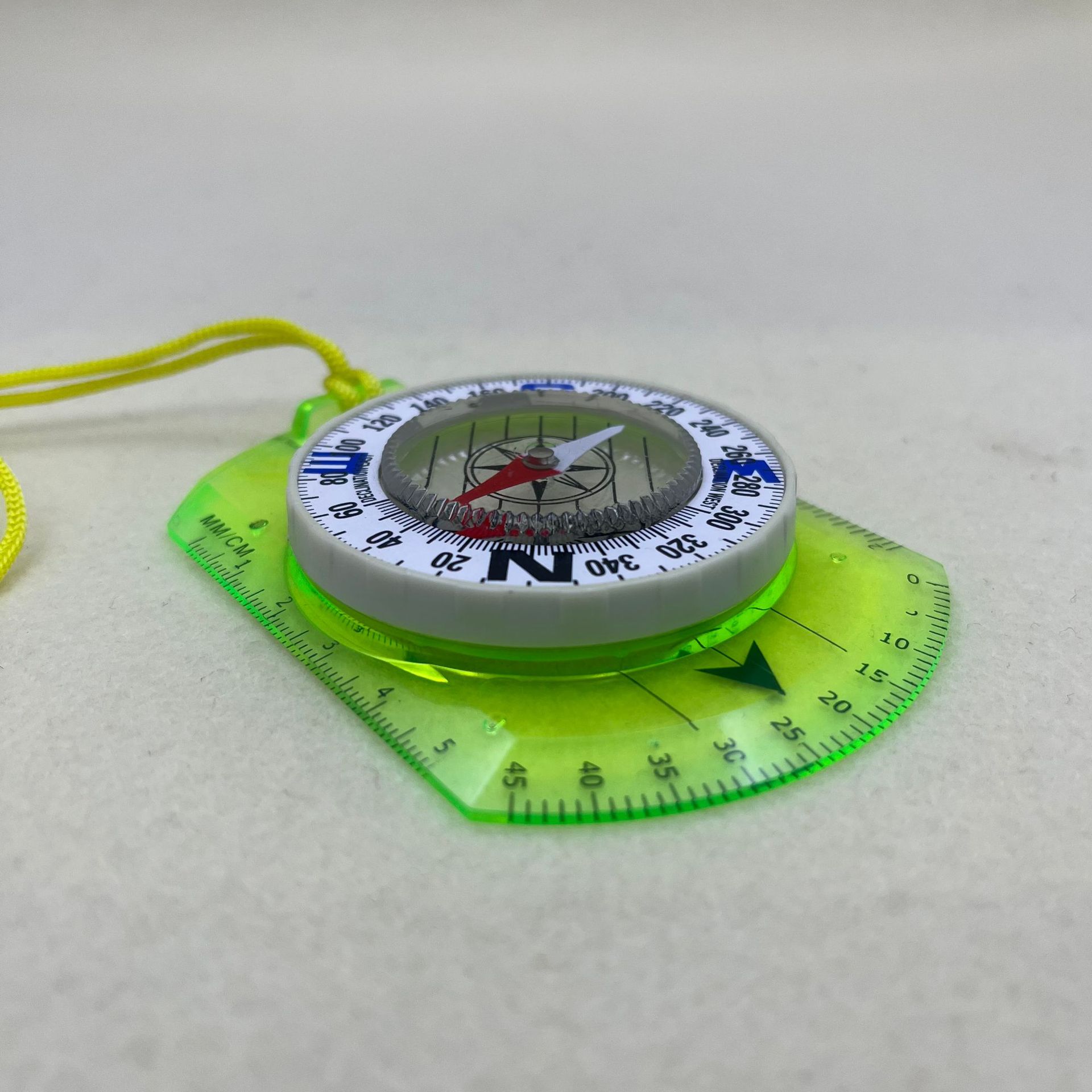 New Amazon bestseller acrylic colored transparent compass student gift outdoor compass details Picture