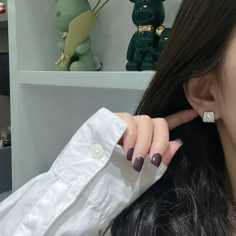 Wholesale of S925 sterling silver Korean-style textured retro square earring heavy industry minimalist Korean-style fashionable earrings Specification image
