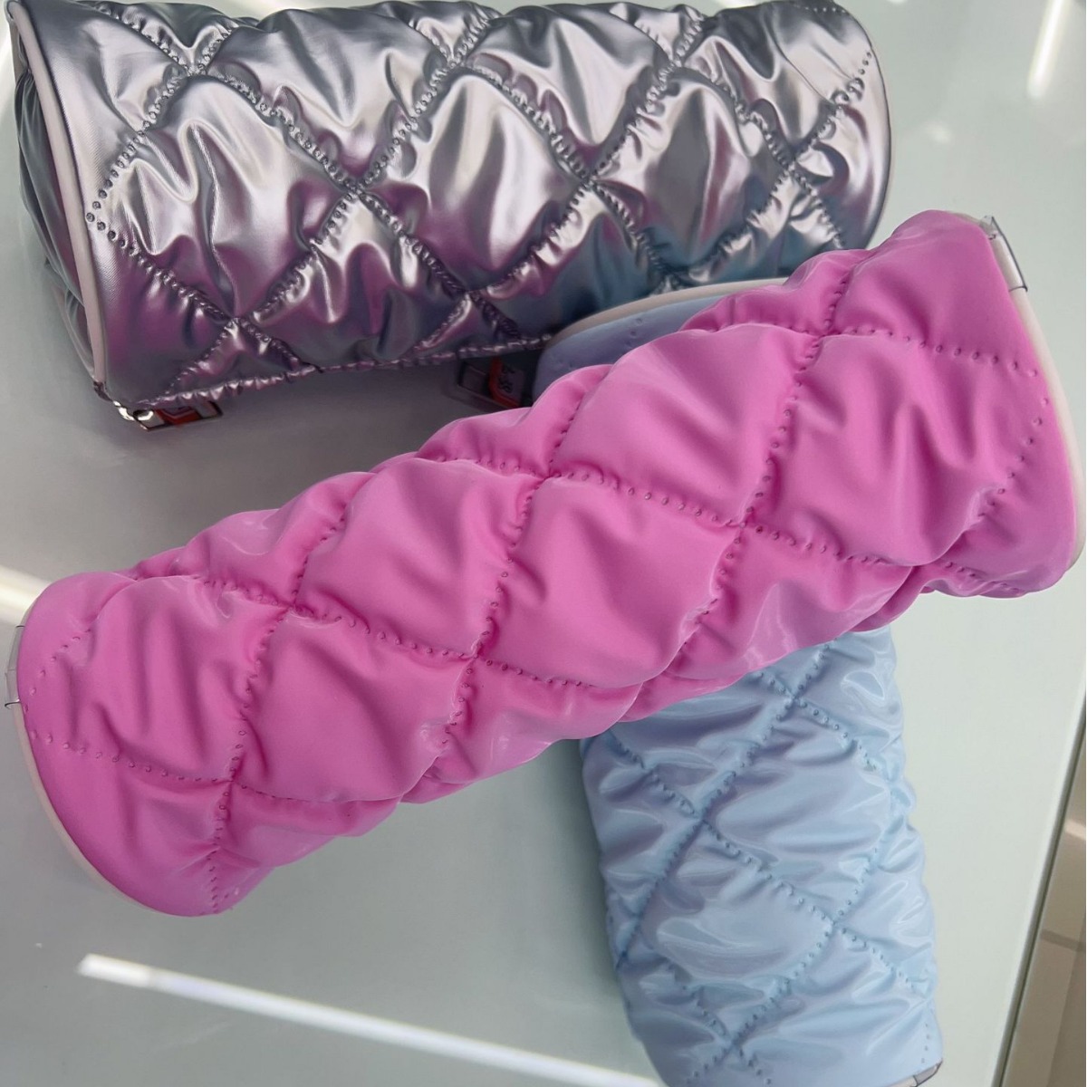 Factory direct sales of new large-capacity, simple candy-colored, puffy, self-created ins Japanese-style pen cases for primary and secondary school students details Picture