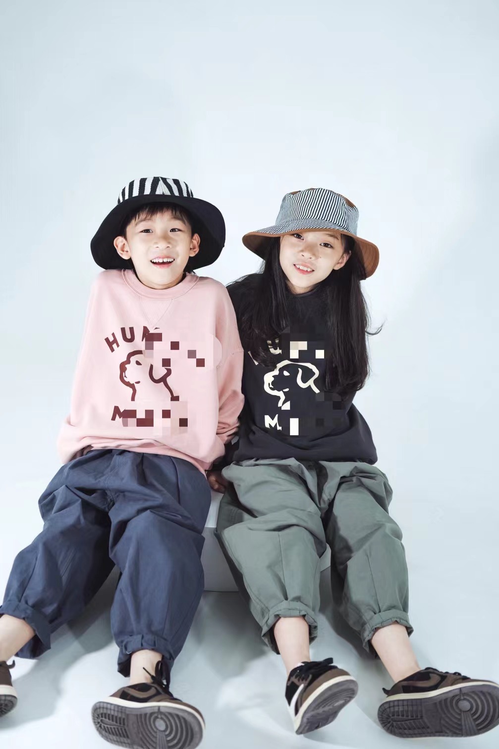 【 In Stock 】2022 Autumn and Winter new children's parent-child wear: Cartoon hoodie with dog pattern, trendy round-neck David jacket