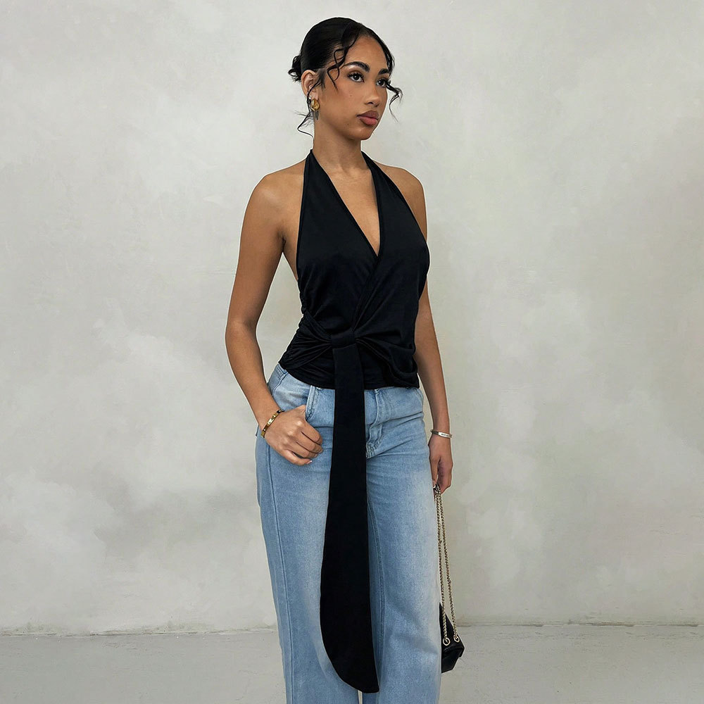 Summer new French chic halter neck, backless, small halter top with deep V design for cross-border women's clothing from Europe and America Application Scenario