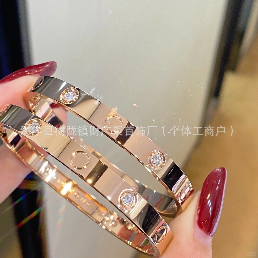 Kajia screw style four-diamond, ten-diamond, full-diamond bracelets for women, couple bracelets, wide V-gold, non-fading, factory wholesale Application Scenario