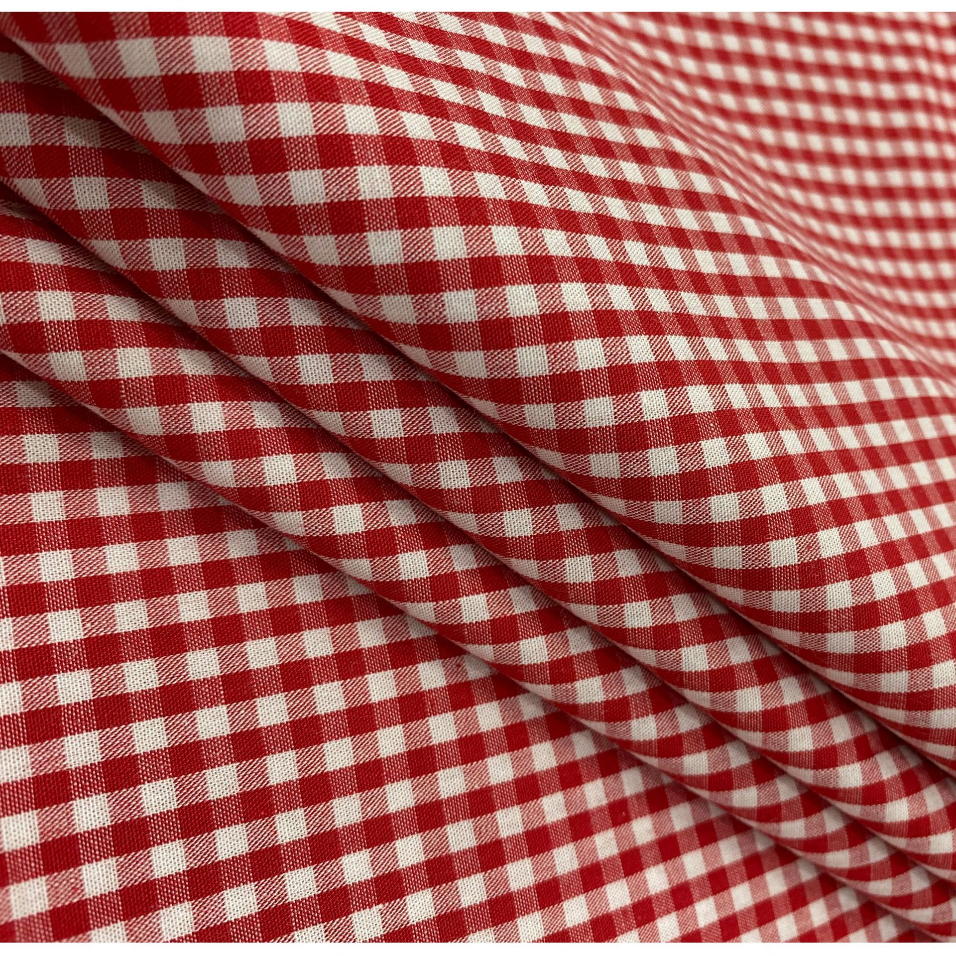 All-cotton yarn-dyed checkered fabric, 40 count pure cotton checkered fabric, spring and summer shirt fashion, sunrise checkered fabric Application Scenario