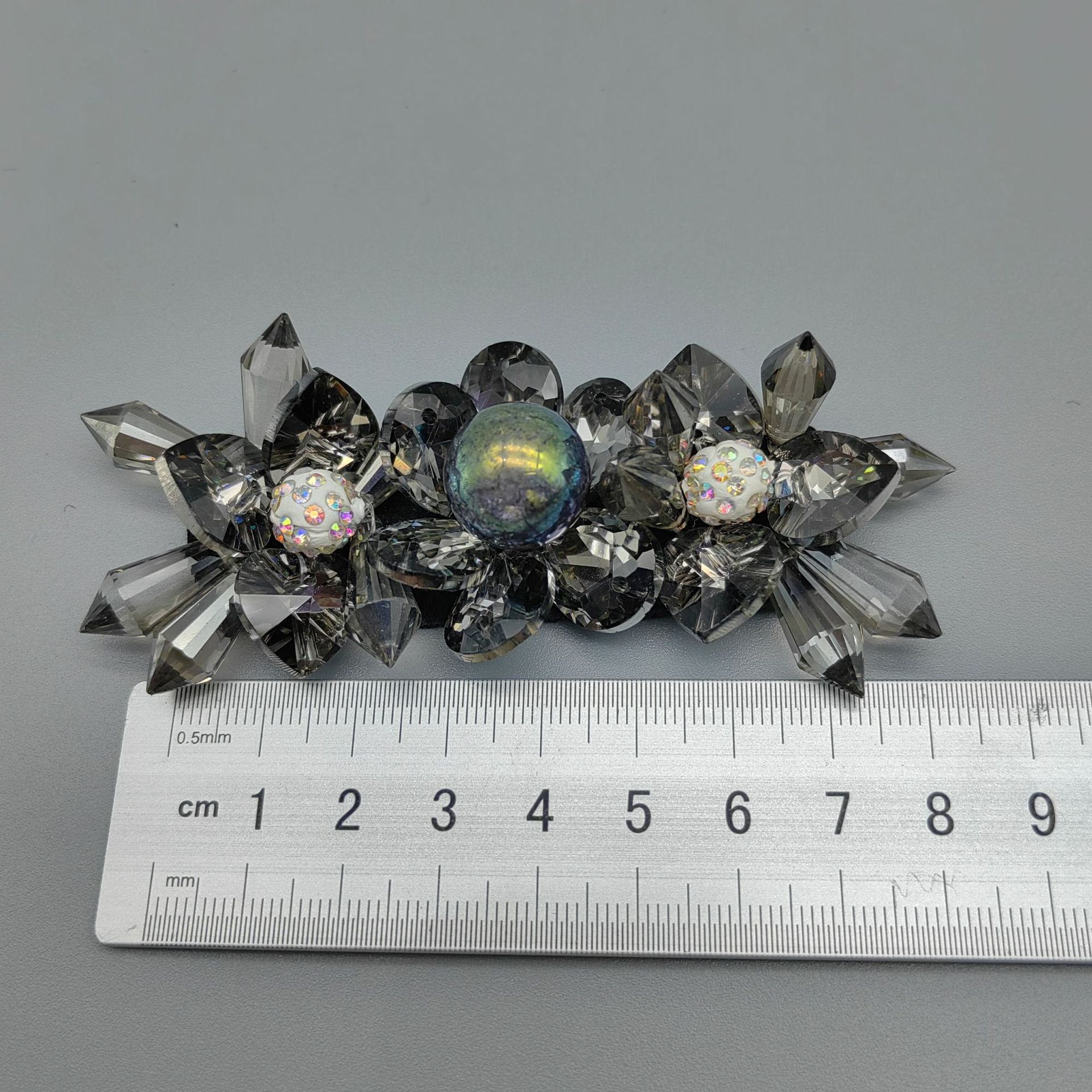 Wholesale One-Line Shoes Flower Hand Stitched Beads Shoe Accessories Bag Hat Accessories Sandals Slippers Materials Decorative Accessories Specification drawing