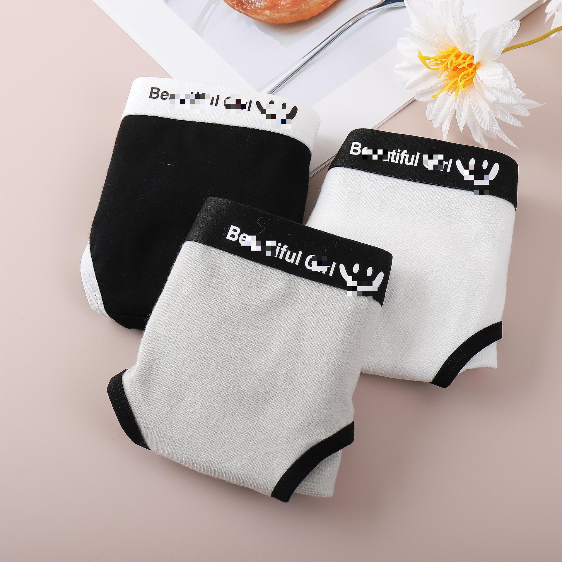 Spring new Japanese and Korean style printed comfortable and seamless, cute student mid-waist breathable triangle pants for women details Picture