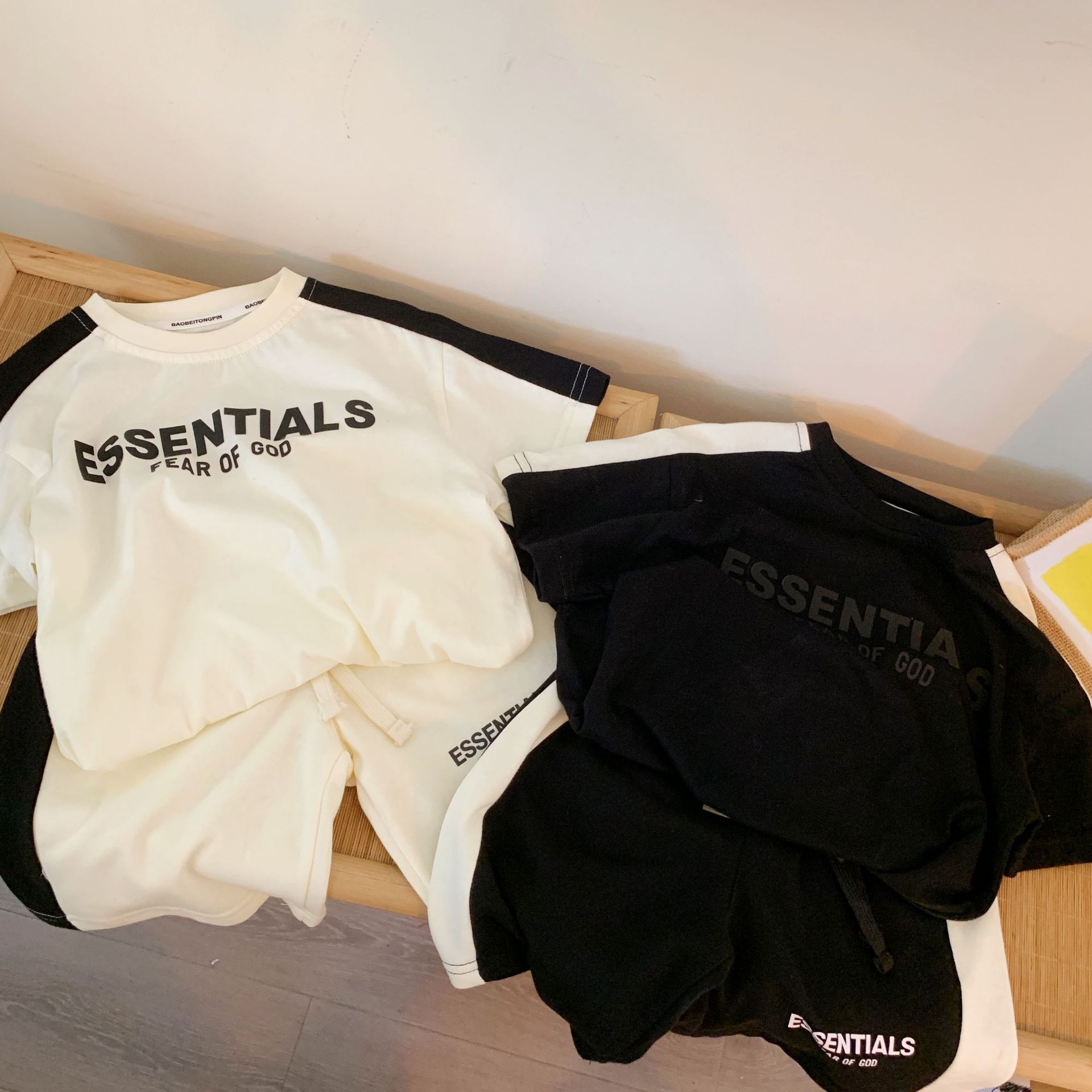 Boys' trendy summer set, children's street style cool shorts, two-piece short set, medium and large children's sportswear and casual wear