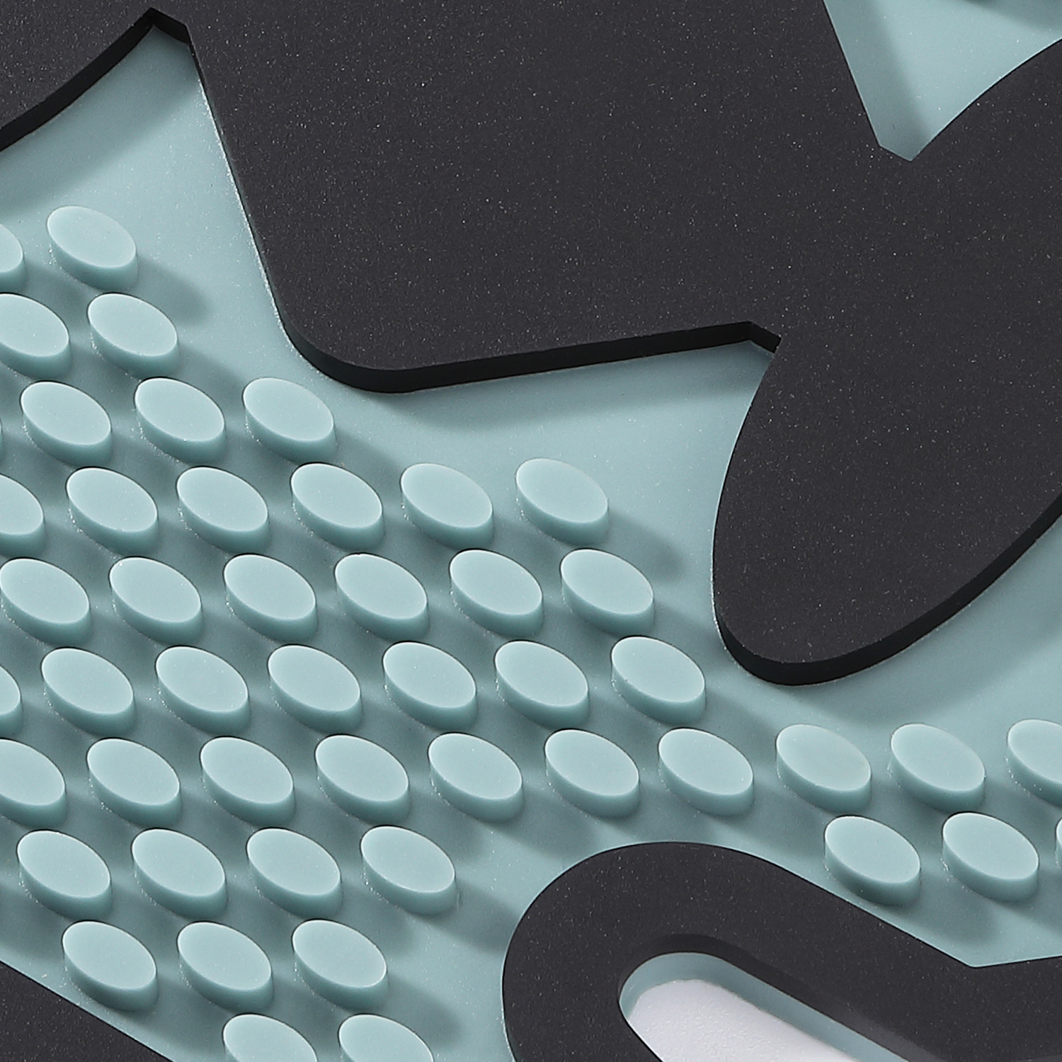 shanilak factory direct sales hair care tool anti-slip pads, PU silicone blue retro oil head anti-slip pads, hairdressing tool countertop pads Application Scenario