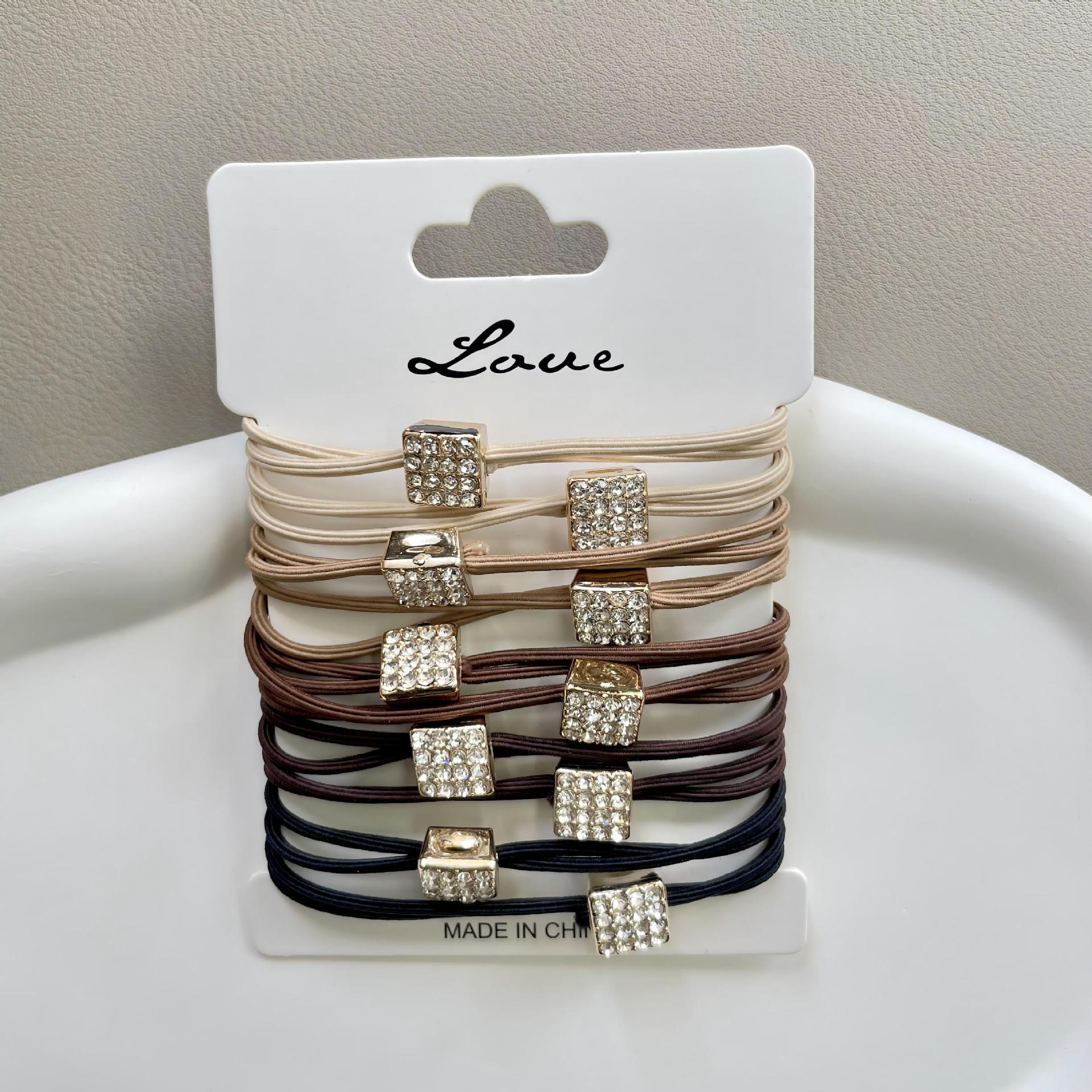 The new five-pointed star bow hair tie has a cold style, a simple metal hair band, and a delicate leather band for tying hair, exuding a sense of luxury Application Scenario
