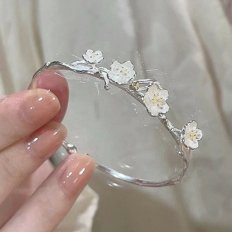 梅花手镯女韩版简约清新送梅花镯子可调节百搭学生国风送女友礼物
