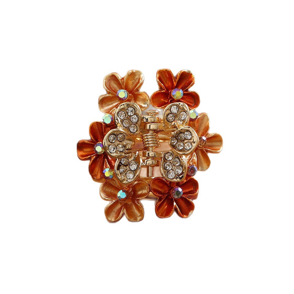 Diamond-encrusted mini, simple, cute and retro girls' summer bangs, butterfly hair clips, cool hair accessories Application Scenario
