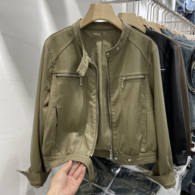 The new autumn 2024 collection for women in leather jackets features a small stand-up collar, which is trendy, cool and stylish. This short washable motorcycle leather jacket is a must-have details Picture