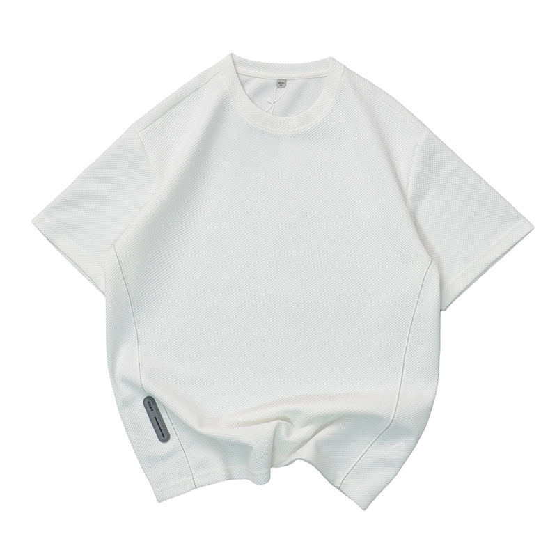 The Japanese brand Waffle has released a new short-sleeved T-shirt for men in summer. This solid color loose small round neck solid color T-shirt is breathable Item Picture