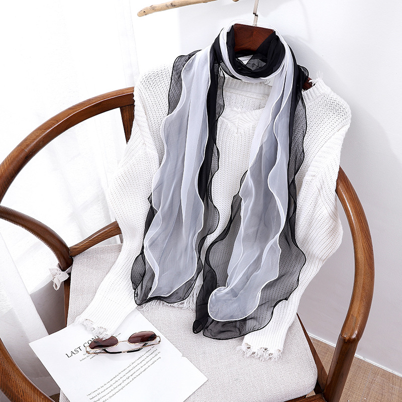 Spring And Summer Thin Small Silk Scarf Printed Pointy Scarf Art Small Fresh Decorative Small Scarf Foreign Air Age Hair Band Woman Application Scenario