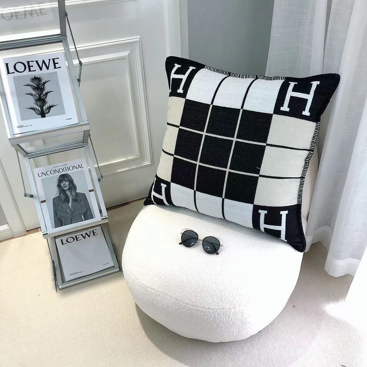 Sofa cushions, car lumbar support backrest cushions Application Scenario