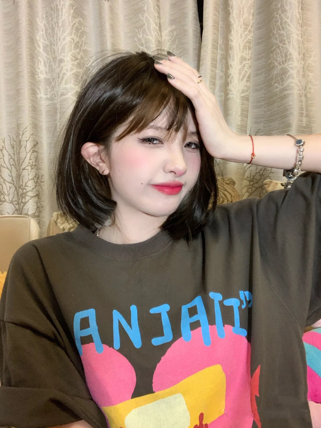 Customized Korean-style popular comic bobo head wig, student face trimming, fluffy full head set, girl collarbone short hair details Picture