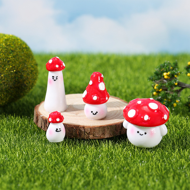 Resin mushroom small ornaments for decorative micro-landscapes, succulent ornaments, smiling mushroom small ornaments are in stock and available for wholesale Specification image