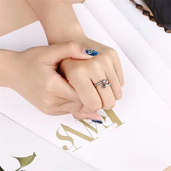 Cross-border AliExpress Amazon S925 sterling silver women's embrace ring with European and American love, adjustable couple opening Application Scenario