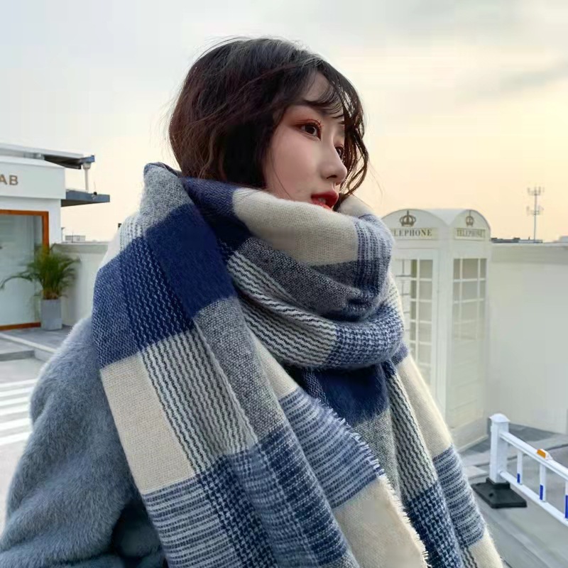 Winter Warm Wear Scarf Female Winter Korean Students All Korean Plaid Scarf Thickened Wholesale Manufacturers Application Scenario