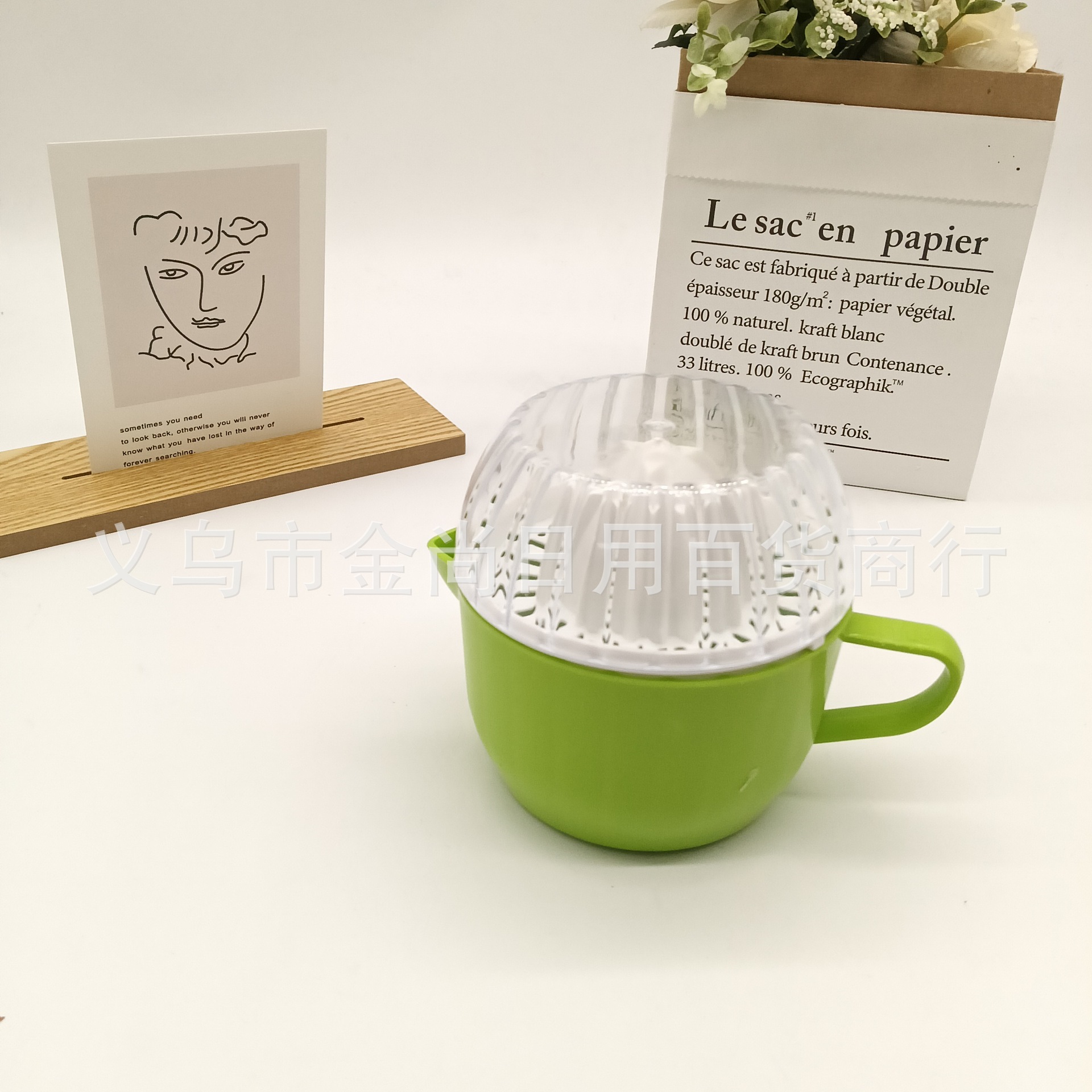 Manual fruit juicer, creative fruit juicer cup, household kitchen tools, lemon water squeezer, juicer wholesale Specification drawing