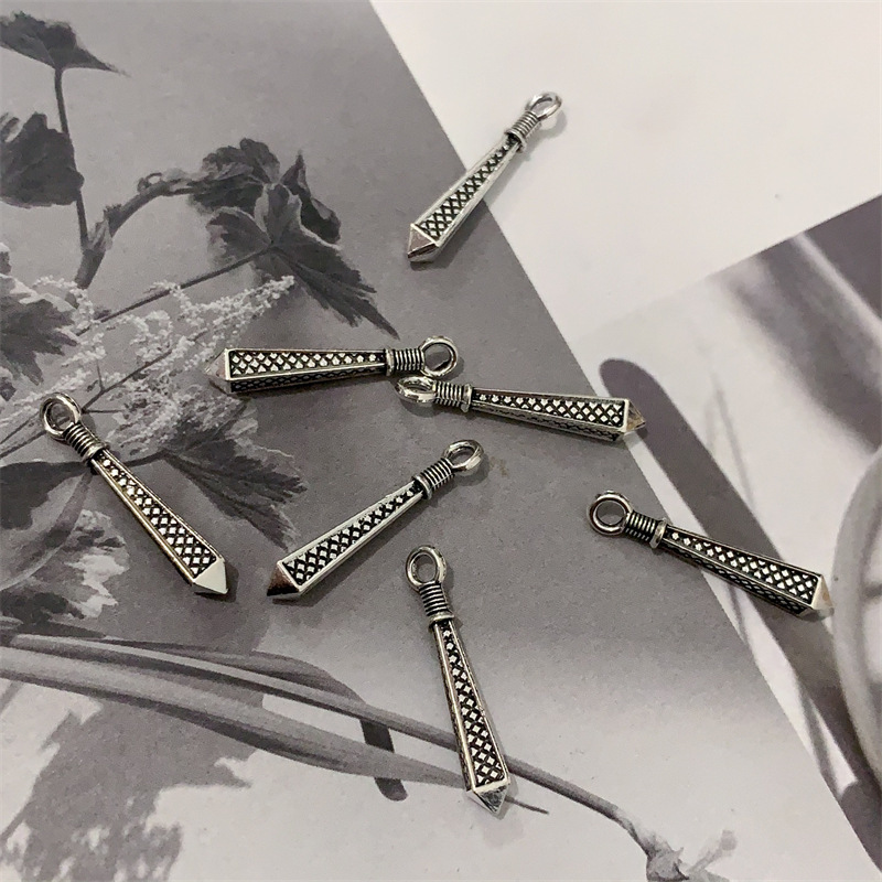 DIY zinc alloy jewelry accessories, retro geometric diamond-shaped pendants, necklaces, bracelets, keychains, pendants details Picture