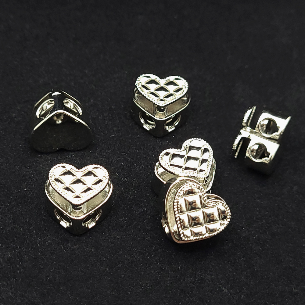 合金绳/双孔弹/簧扣绳/卡扣圆/金属辅料/单孔扣子/批发纽扣/爱心产品图