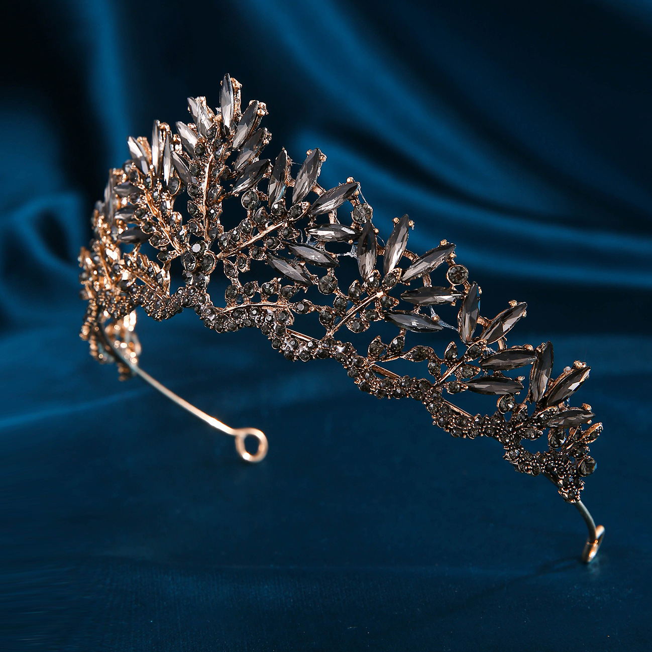 Corona de novia vestido de novia tocados cumpleaños quinceañera show versátil strass aros de pelo corona de lujo al por mayor Application Scenario