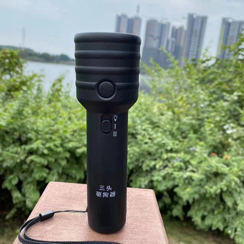 Ultrasonic three-head dog repellent The new Amazon dog trainer is a box of hand-held 3-head dog training tools full figure