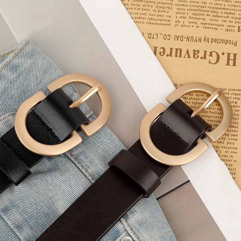 The trendy and fashionable belt for women in an ins style is simple and versatile. The jeans with a decorated retro belt are high-end and versatile for women details Picture