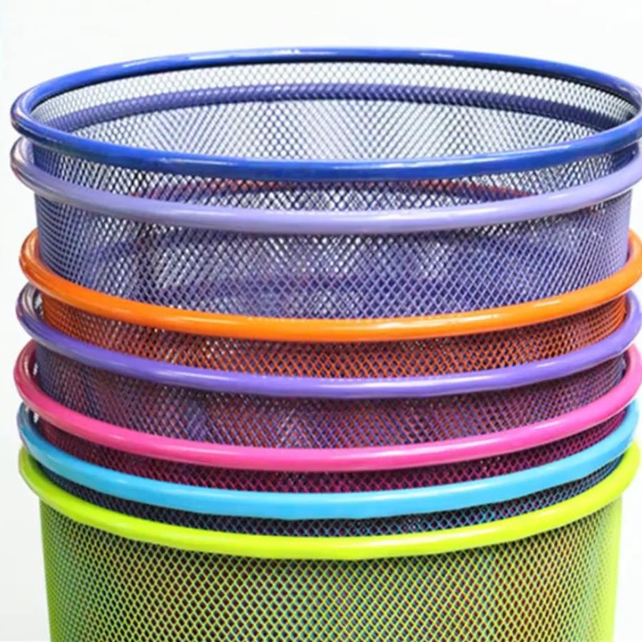 Wholesale metal mesh trash cans, household open type, office, kitchen and bathroom, INS style, uncovered waste paper baskets Application Scenario