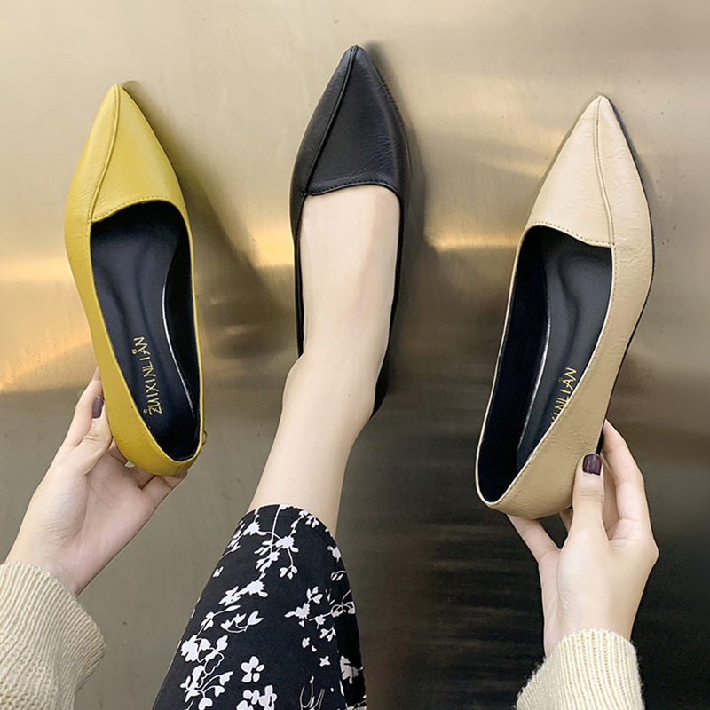 2024 New Spring Korean Edition Versatile, fashionable and casual flat, shallow toe bean shoes for women, anti-slip pointed-toe women's single shoes Application Scenario
