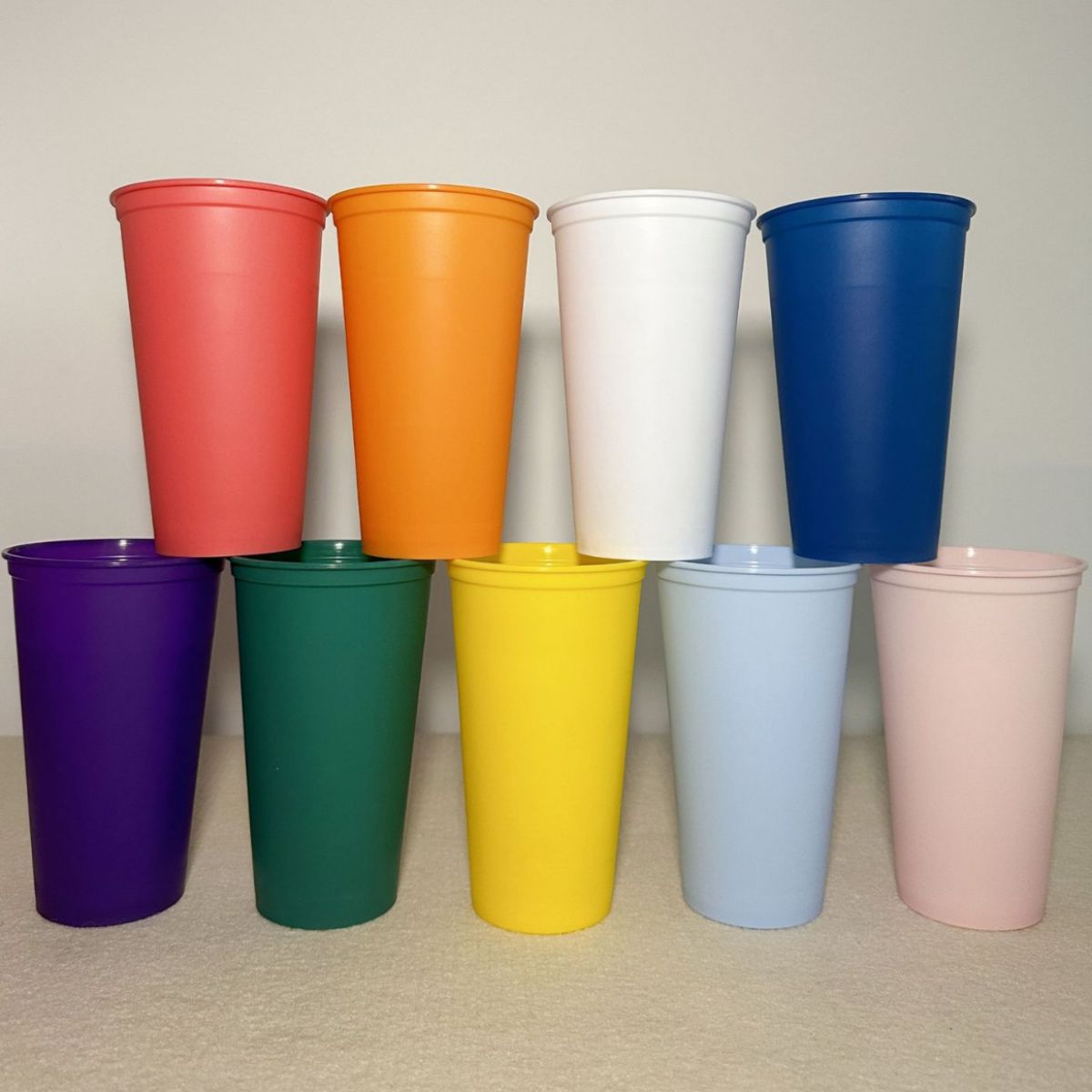 厂家直供PP感温变色咖啡杯遇冷变色杯塑料吸管杯循环使用可印Logo