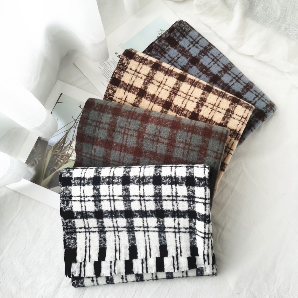 Winter Warm Imitation Cashmere Scarf For Women Looped Yarn Classic Plaid Scarf Shawl Thickened Foreign Trade Scarf For Men Cross-Border Application Scenario
