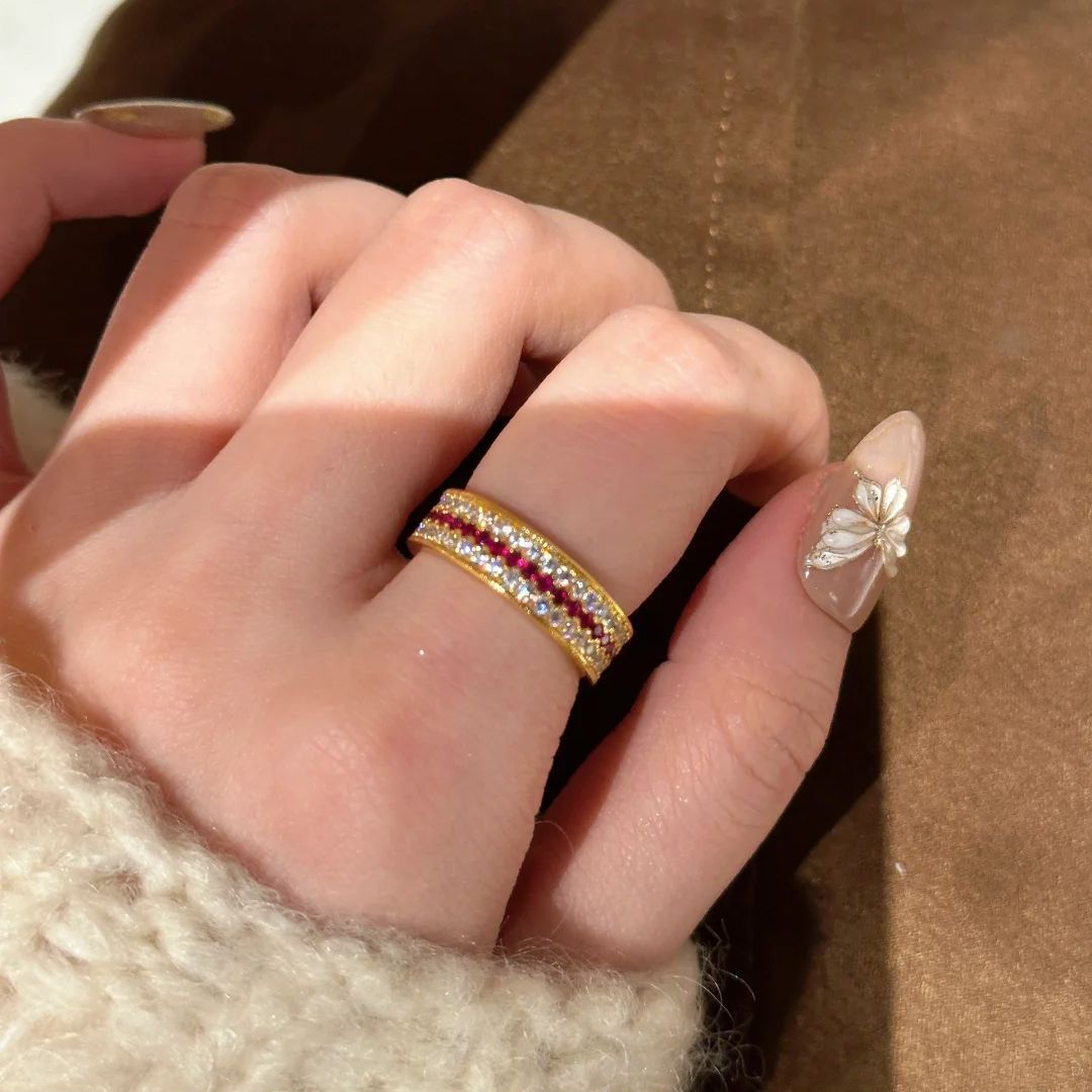 Retro zodiac year red corundum row diamond ring, heavy craftsmanship, high-end feel, exquisite and fashionable, light luxury ruby row ring for women details Picture