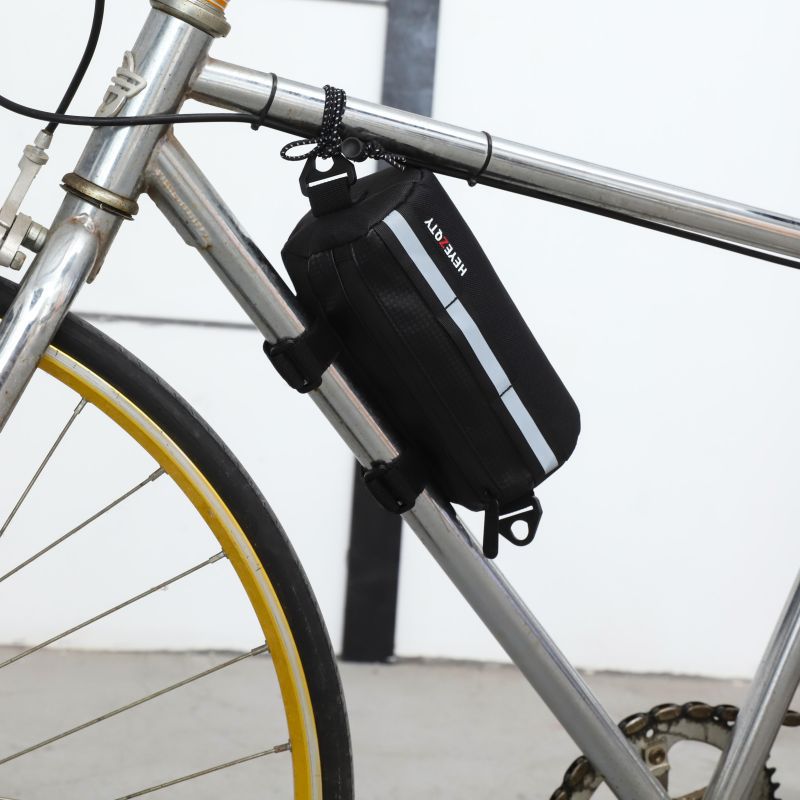 Bicycle head bags, multi-functional crossbody bags, mountain road front handlebars bags, wholesale saddle bags, cycling equipment Application Scenario