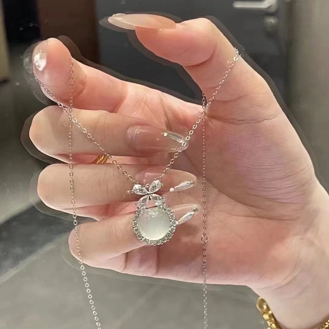 The Gao Bing Madagascar chalcedony pendant is set with 925 silver-plated chalcedony and is the same style as the "Princess on the Run" pendant on Xiaohongshu Specification image