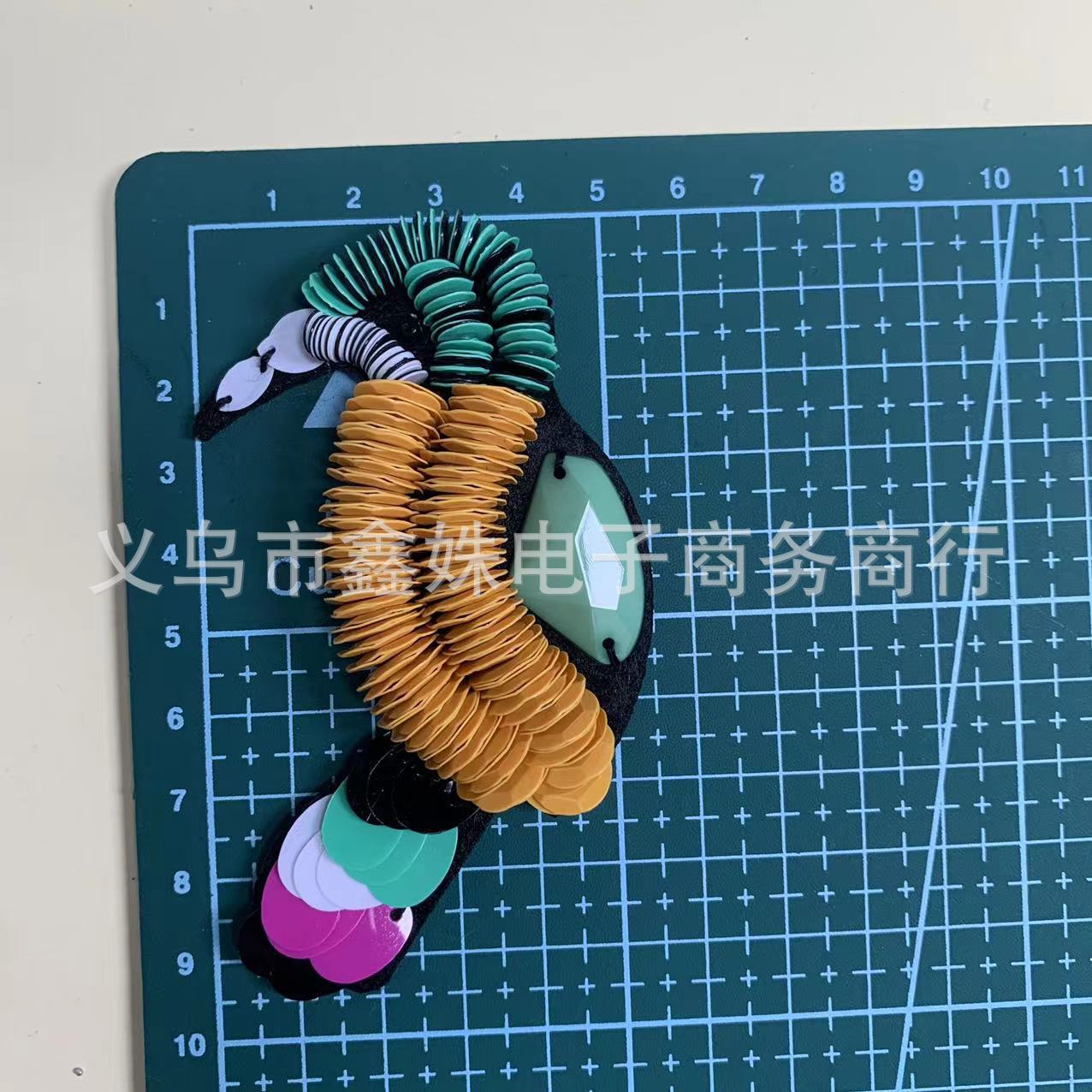 Woodpecker embroidery, beaded fabric, multi-layer hand-woven single-piece clothing accessories Application Scenario