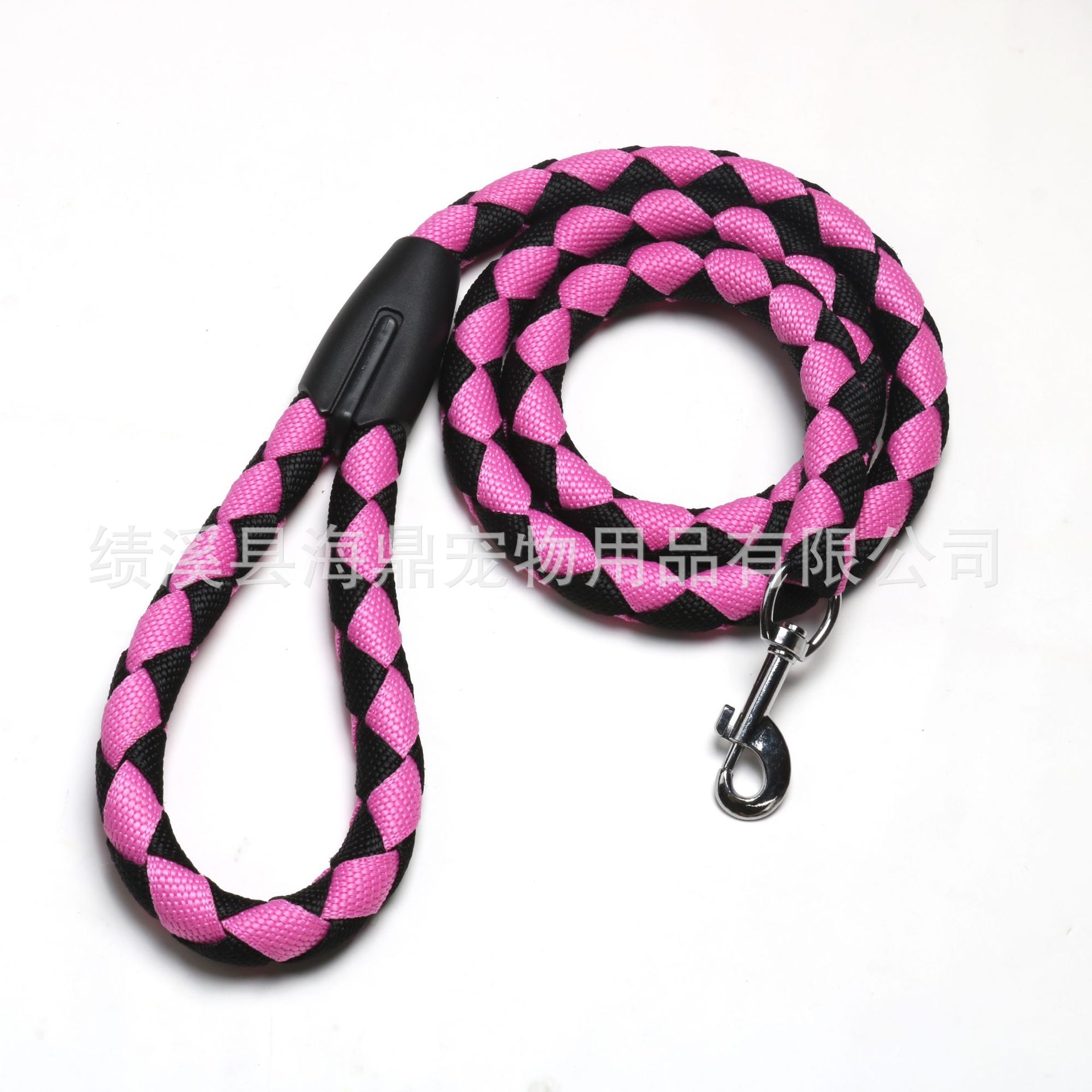 Hand-woven dog leashes, hand-woven round leashes, pet leashes, dog walking leashes, dog chains Application Scenario