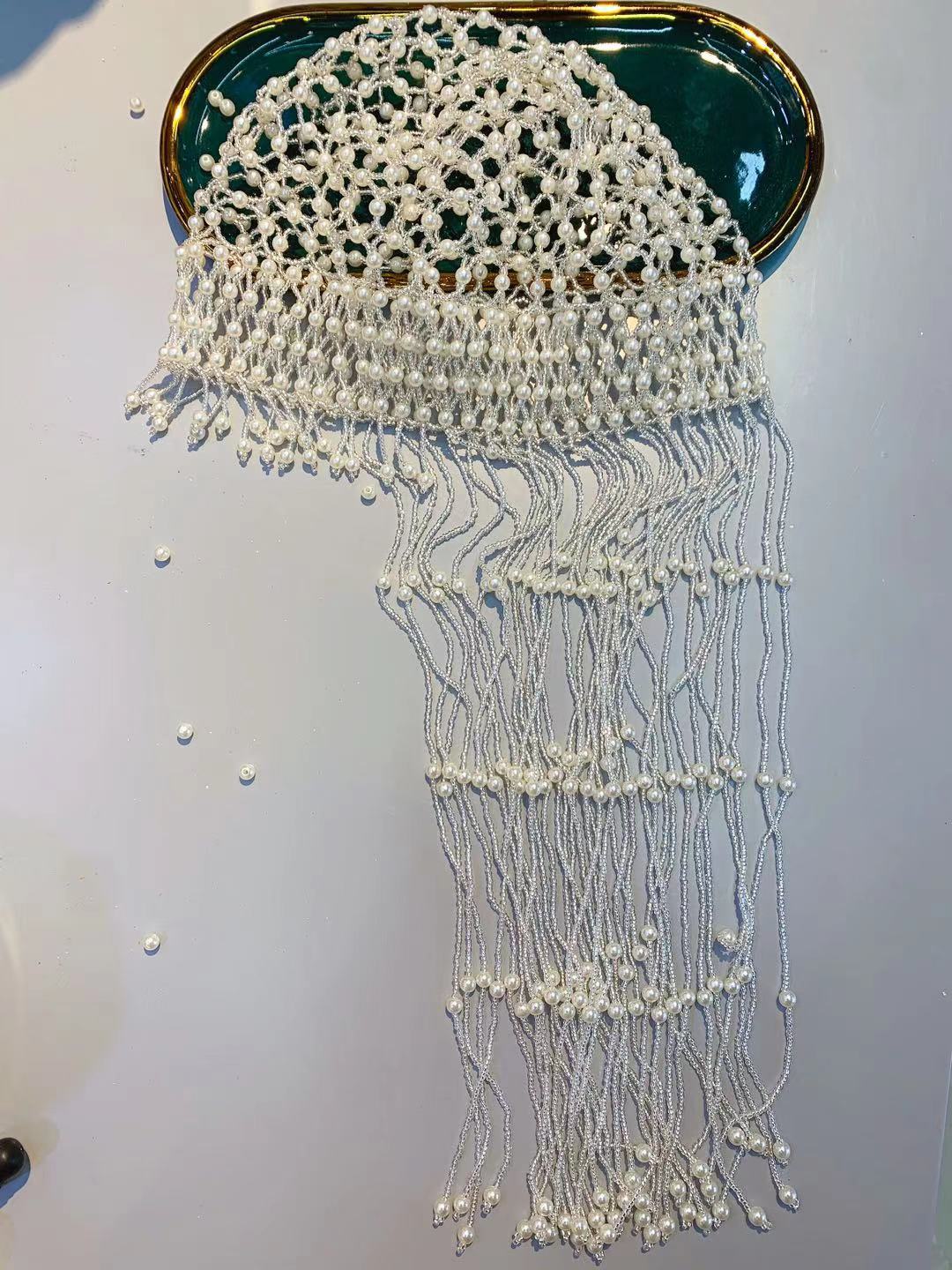 New tassel pearl hat, beaded headwear, photo studio headwear, bridal style tassel hat wholesale Application Scenario