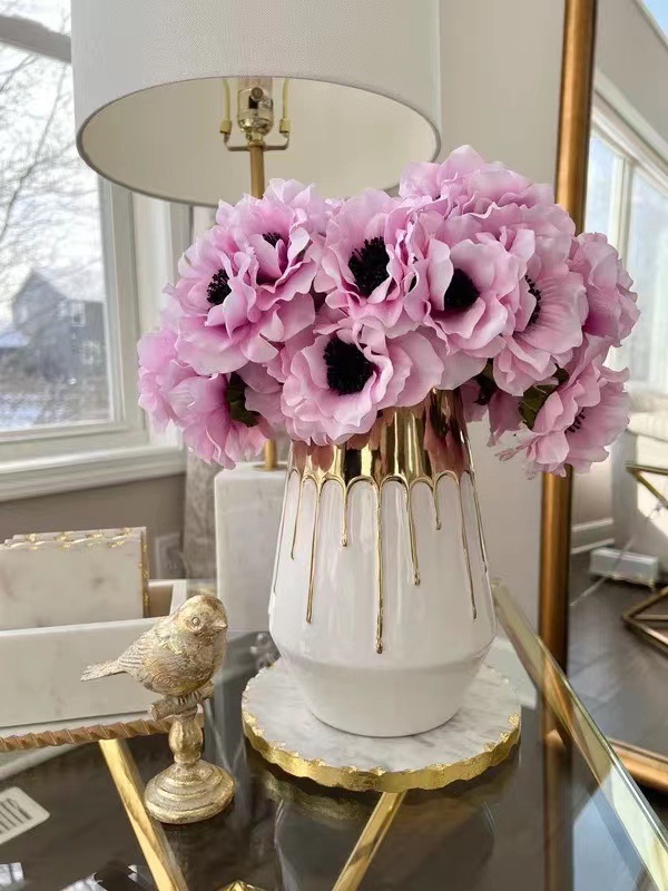 Modern creative gold plated ceramic vase wholesale living room decoration flower arrangement model room soft decoration porch vase Gold castle vase details Picture