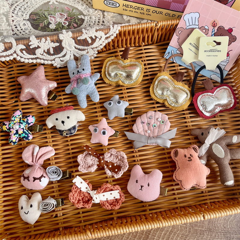 New cute handcrafted fabric children's fashionable and versatile hair clips, hair ties and hairpins, the same style as those on Xiaohongshu, bangs clips