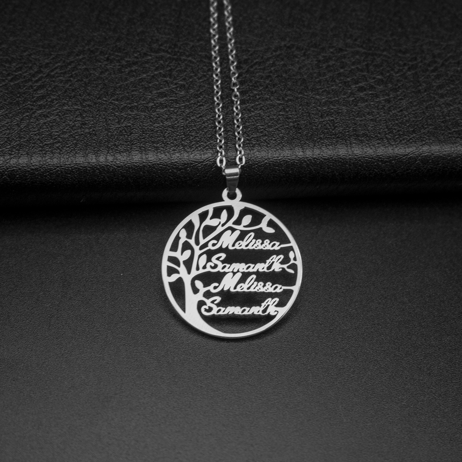 Diy Stainless Steel Name Necklace Electroplated Real Gold English Life Tree Family Necklace Cross-Border Exclusive Application Scenario